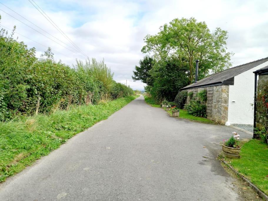 Rhos Y Bel Cottage Angelsey Llangadwaladr  Exterior photo